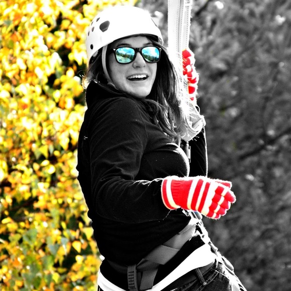 Meet your Posher, Amanda - Picture 1 of 1